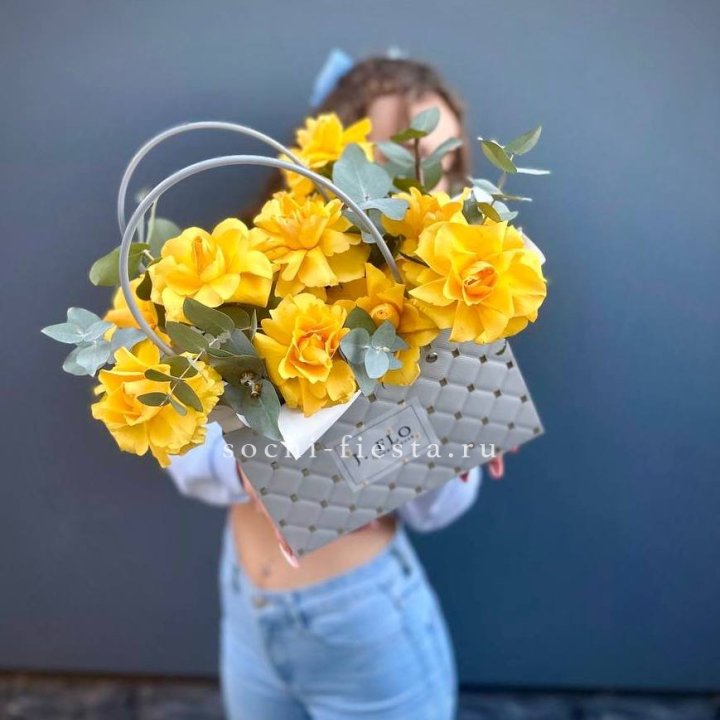 Сумочка с розами "Эдель" в Балаково