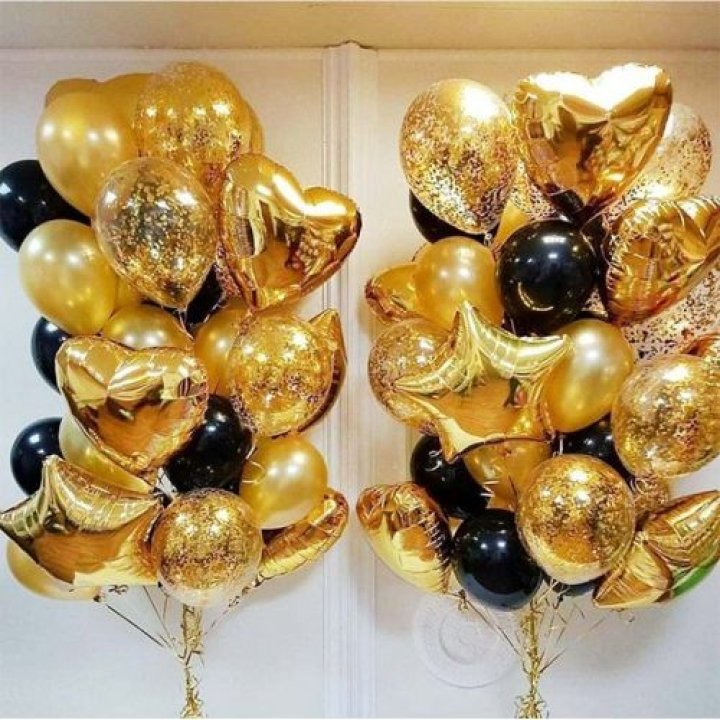 Фонтан шаров "Чёрное золото" в Балаково