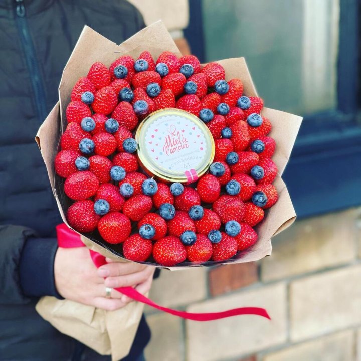 "Клубника и мёд" в Балаково