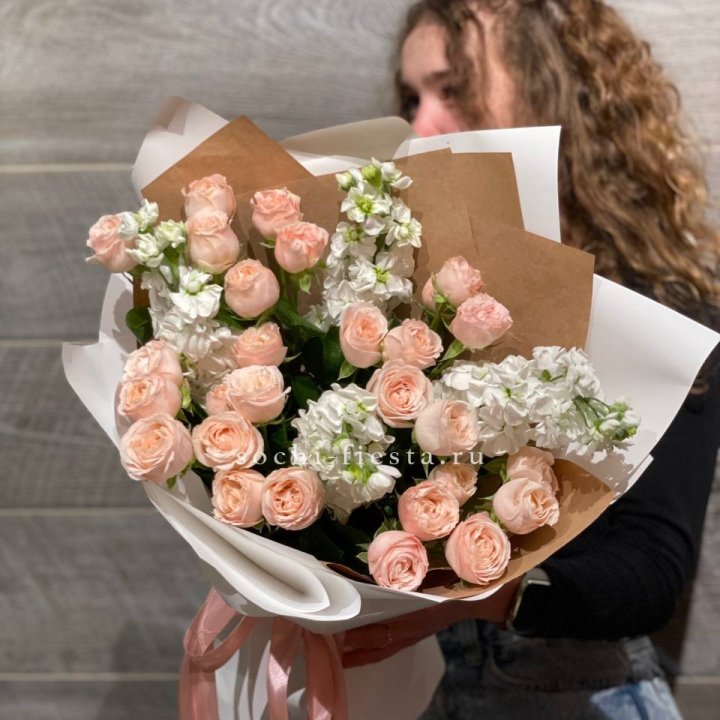 Букет бомбасти и маттиола в Балаково