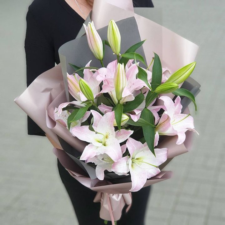 Букет розовых лилий в Балаково