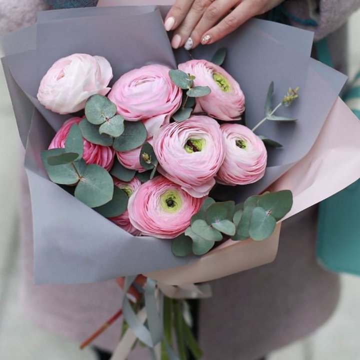 Ранункулюсы с эвкалиптом №1 в Балаково