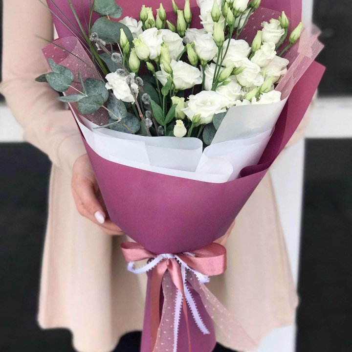 Эустомы с эвкалиптом в Балаково