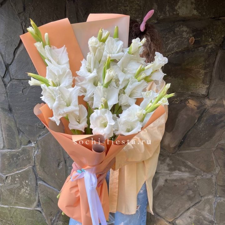Букет белых гладиолусов  в Балаково