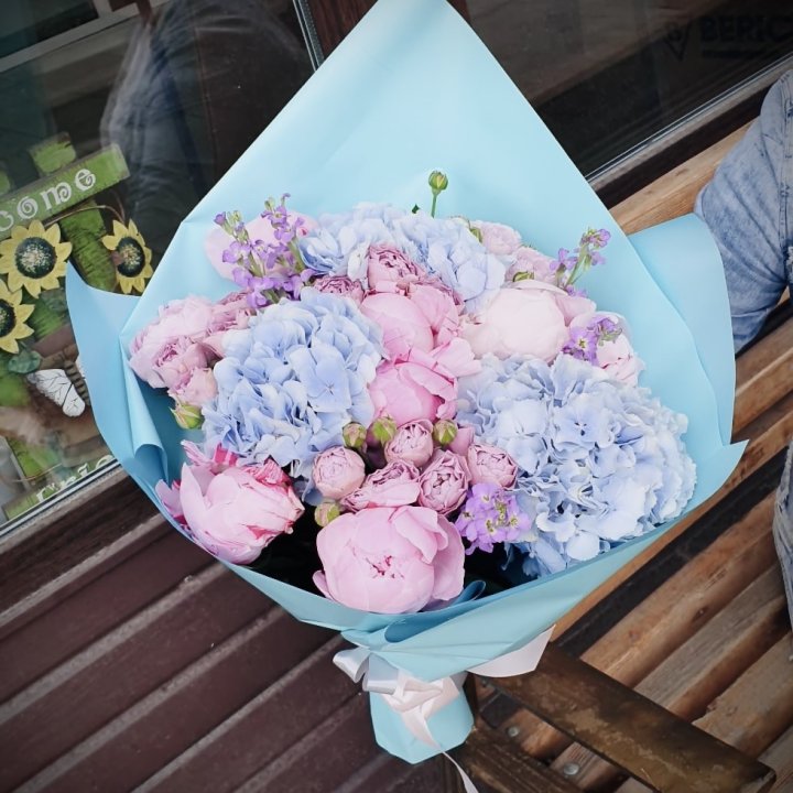Букет с гортензиями "Блубери" в Балаково
