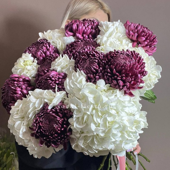 Охапка Бигуди и гортензий в Балаково