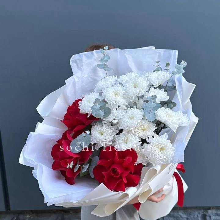 Дуо розы и хризантемы в Балаково