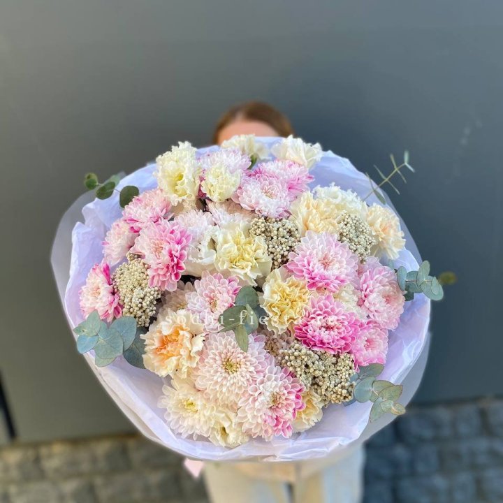 Букет из стойких цветов  в Балаково