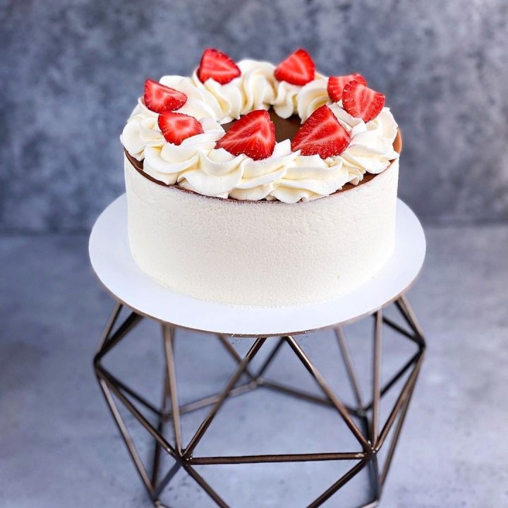 Торт "Клубника со сливками" в Балаково