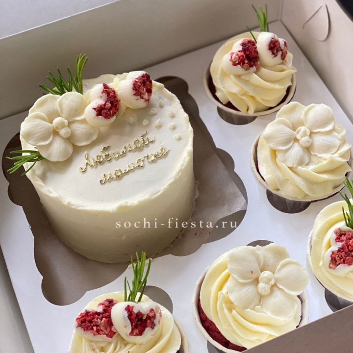 Капкейки и бенто-торт "Мамочке" в Балаково