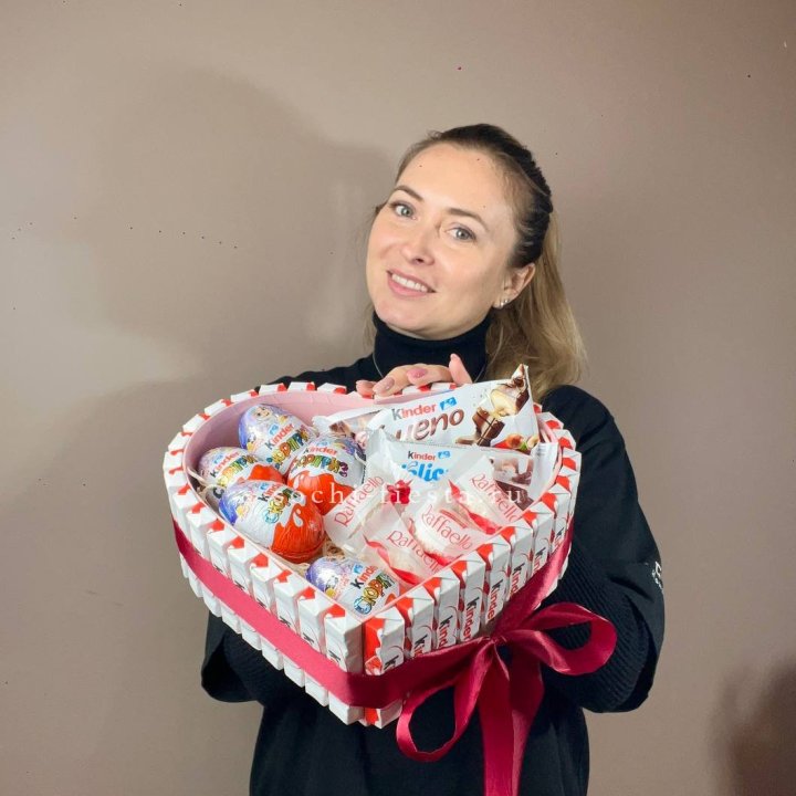 Подарочный набор сердце с Киндерами в Балаково