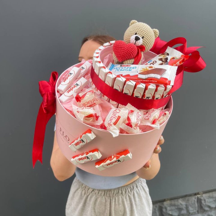 Бокс киндерами и раффаэлло 2 в Балаково