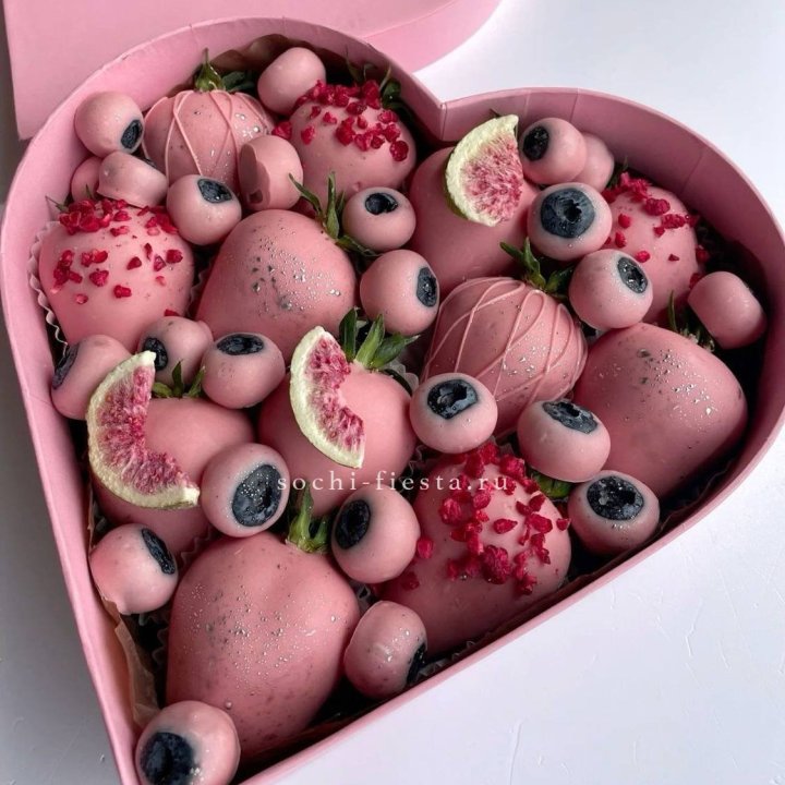 Клубника в шоколаде Сердце в Балаково