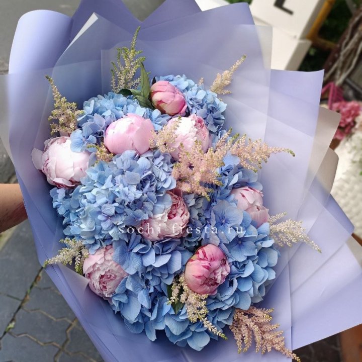 Дизайнерский букет с гортензией №3 в Балаково