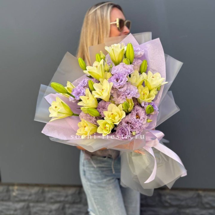  Букет лилий и эустом в Балаково