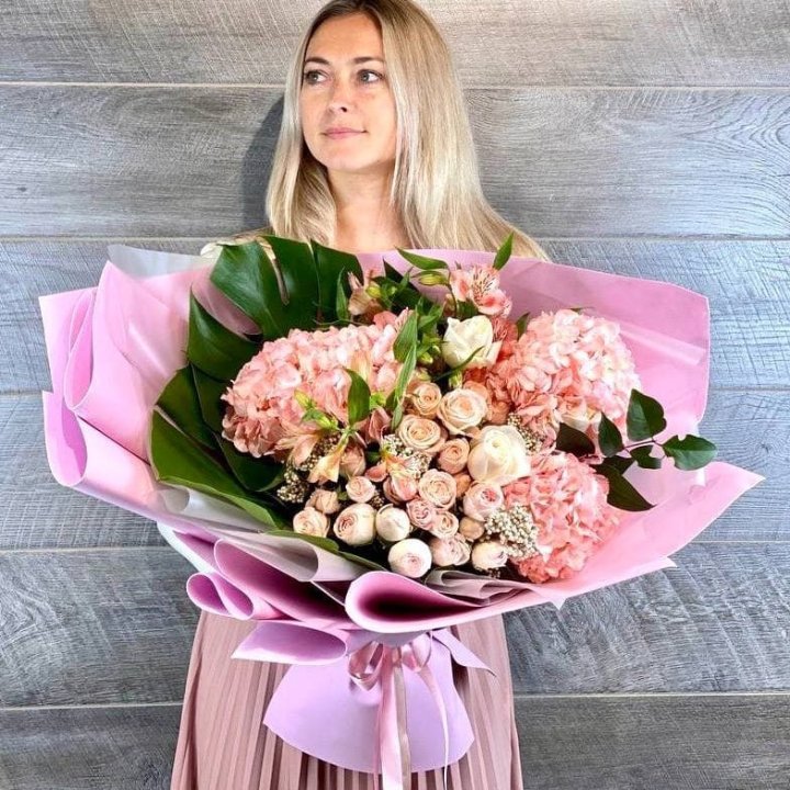 Дизайнерский букет "Валенсия-2" в Балаково