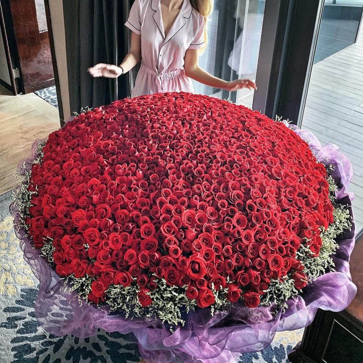 1001 роза в Балаково