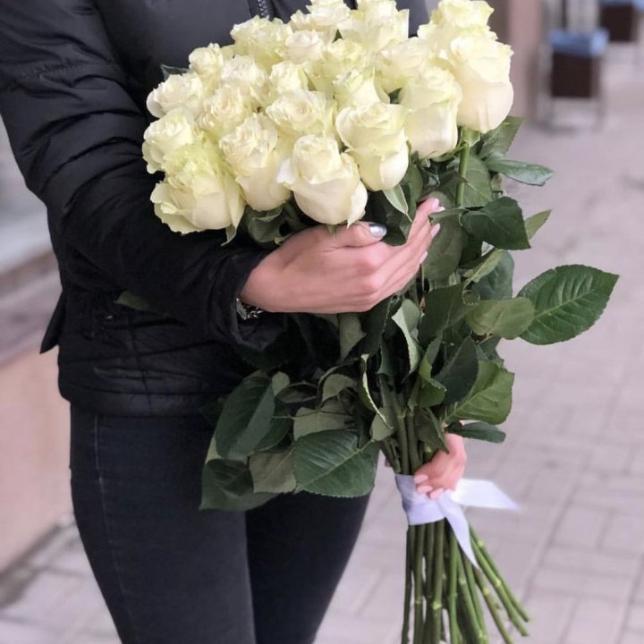 Голландские розы белые в Балаково