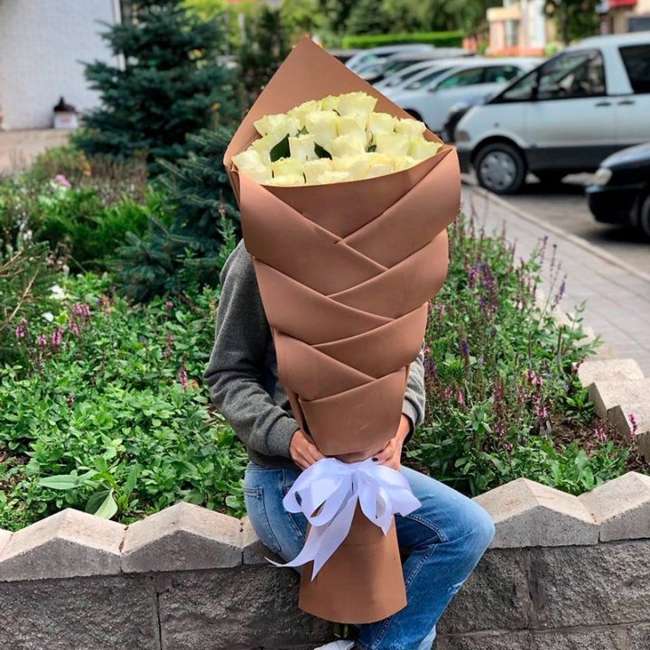 Голландские розы белые "Рыбка" в Балаково