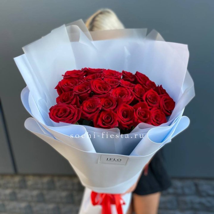 25 высоких роз  в Балаково