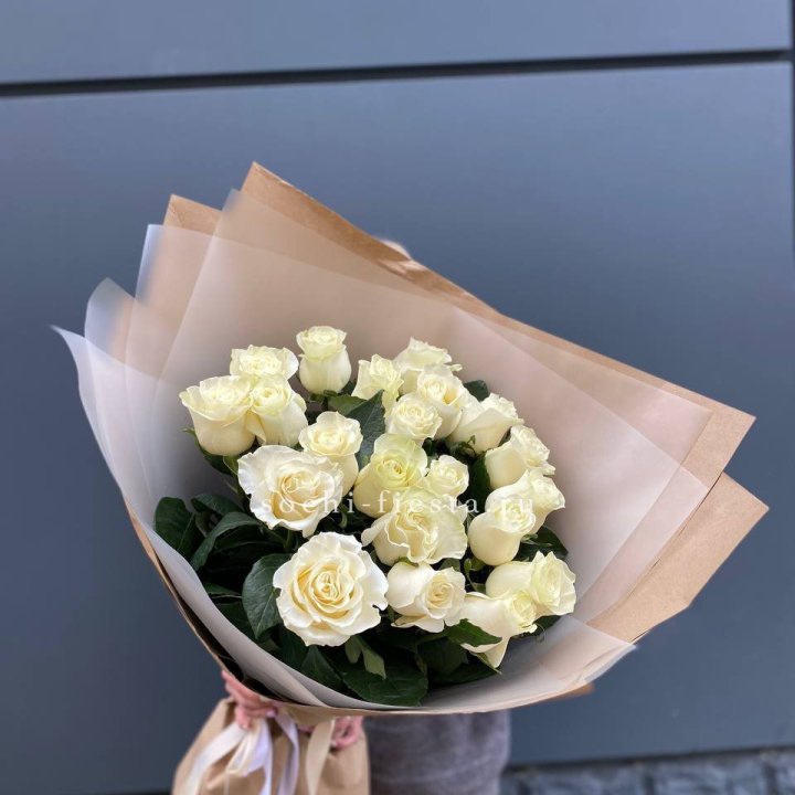  Букет  высоких белых роз   в Балаково