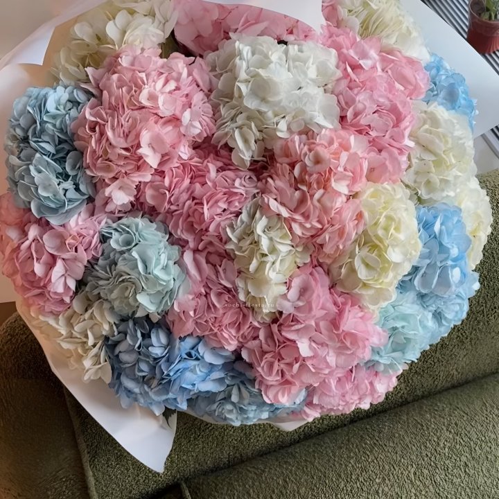 Букет гортензий микс в Балаково