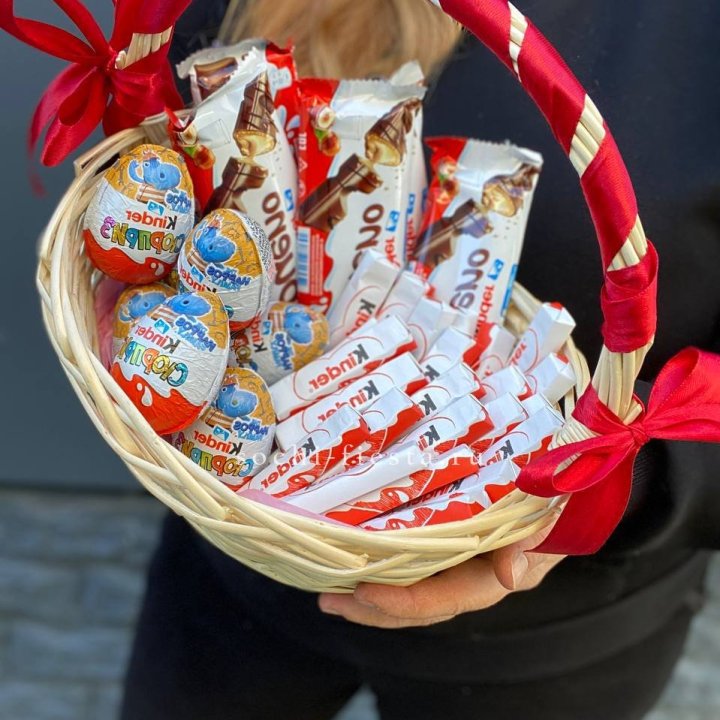 Корзина с киндерами  в Балаково