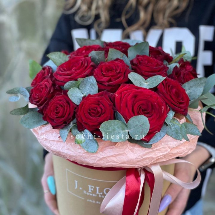 21 Красная роза в боксе №1 в Балаково