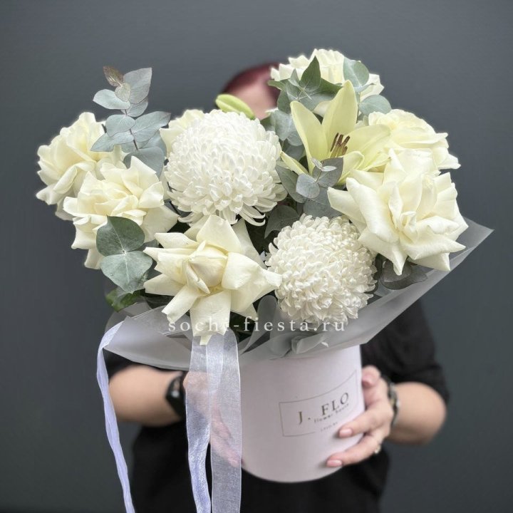 Цветы в шляпной коробке  в Балаково