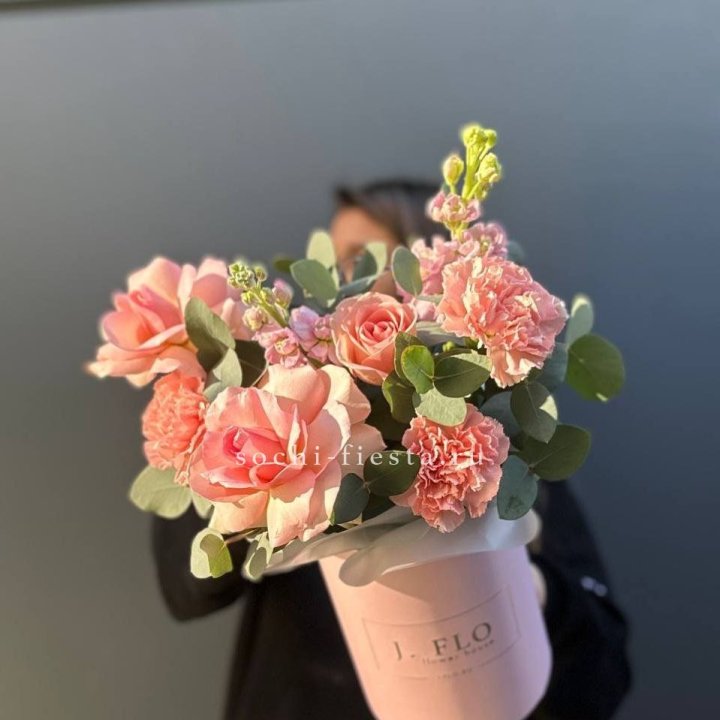 Цветы в боксе "Сизара" в Балаково