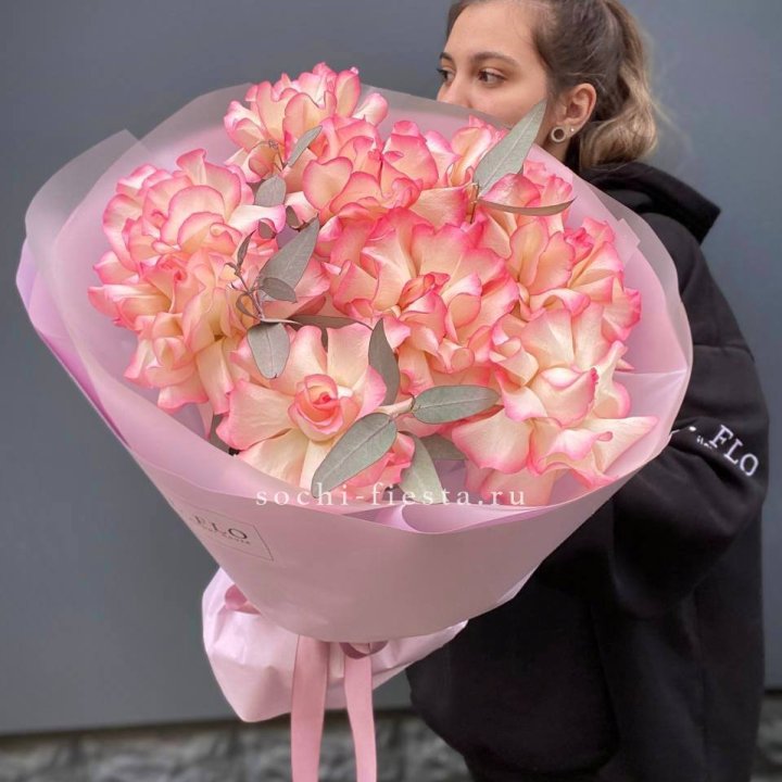 9 французских роз Джумилия в Балаково