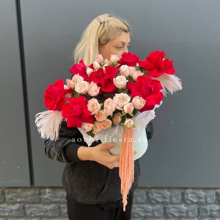 Бокс с нежными розами  в Балаково