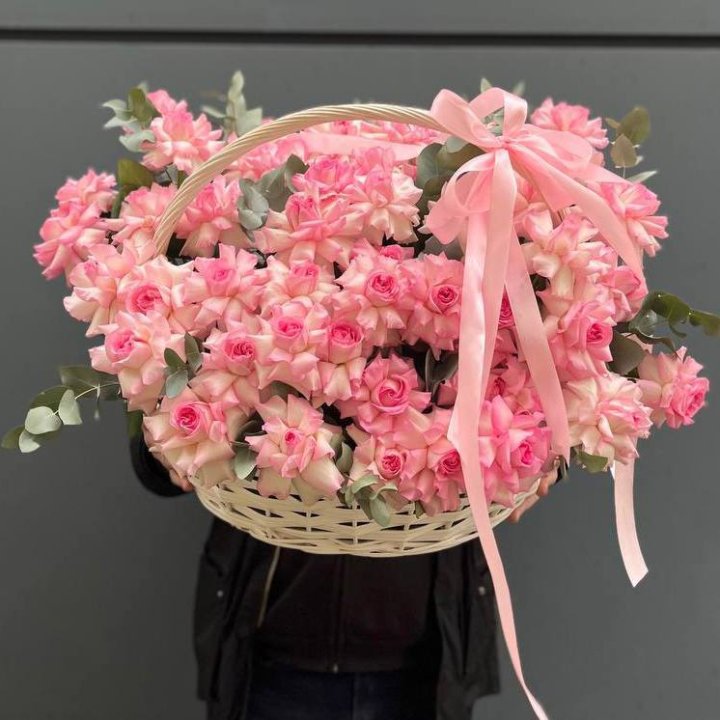 51 розовая роза в корзине в Балаково