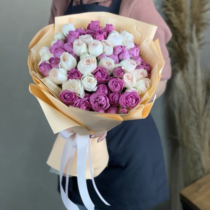 Букет кустовых роз Джулиана в Балаково