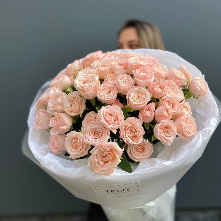 Букет кустовых роз Бомбастик в Балаково