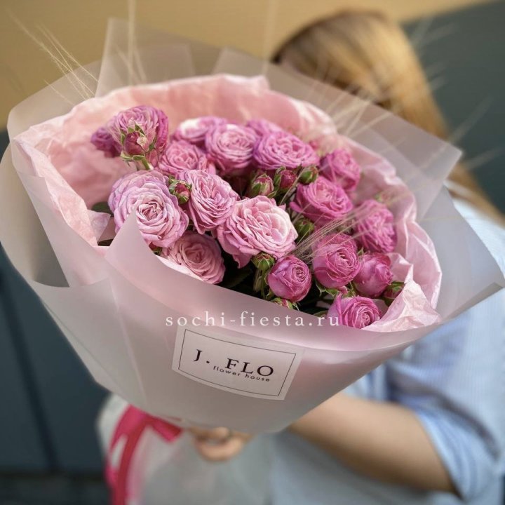 Пионовидные розы Мадам Бомбастик Pink в Балаково