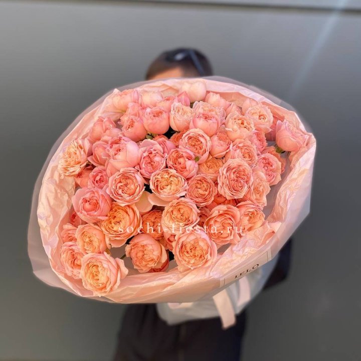 Букет из 21 пионовидной розы Джульетта в Балаково