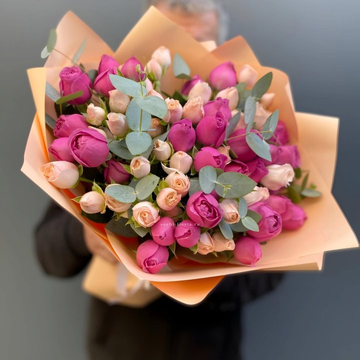 Букет кустовых роз Тендернес в Балаково