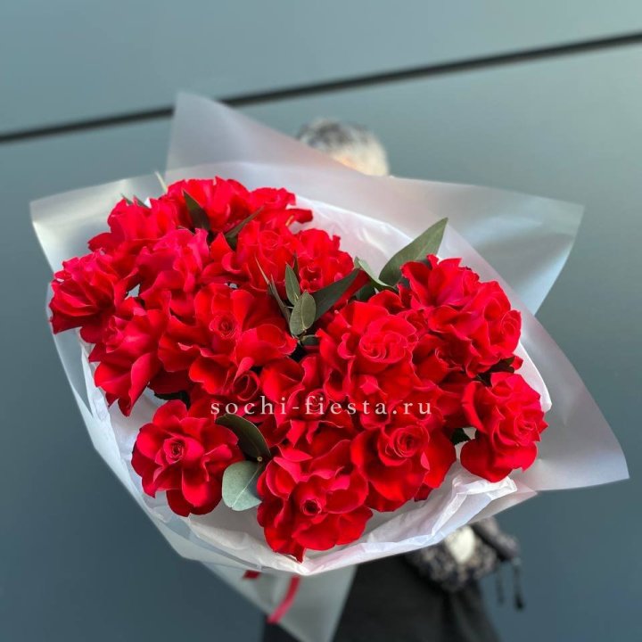 21 Красная французская роза в Балаково