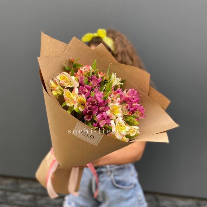 Альстромерии в крафте в Балаково