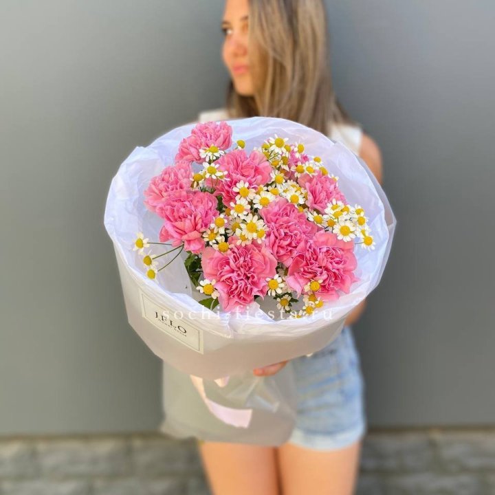 Дуобукет диантусов и ромашек в Балаково