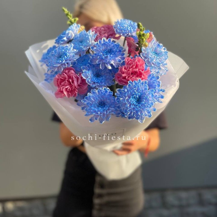 Букет сборный с хризантемой в Балаково