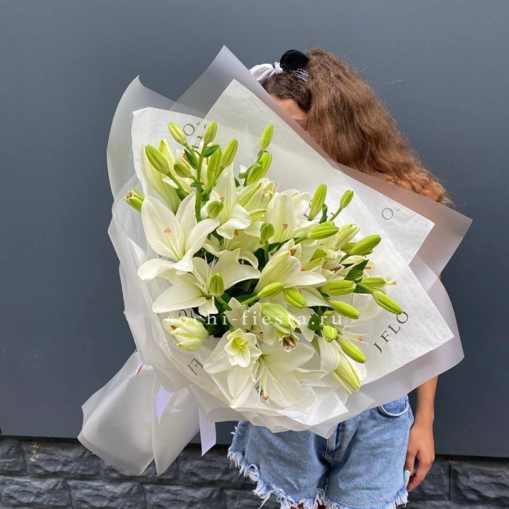 Букет  лилий "Воздушный"  в Балаково