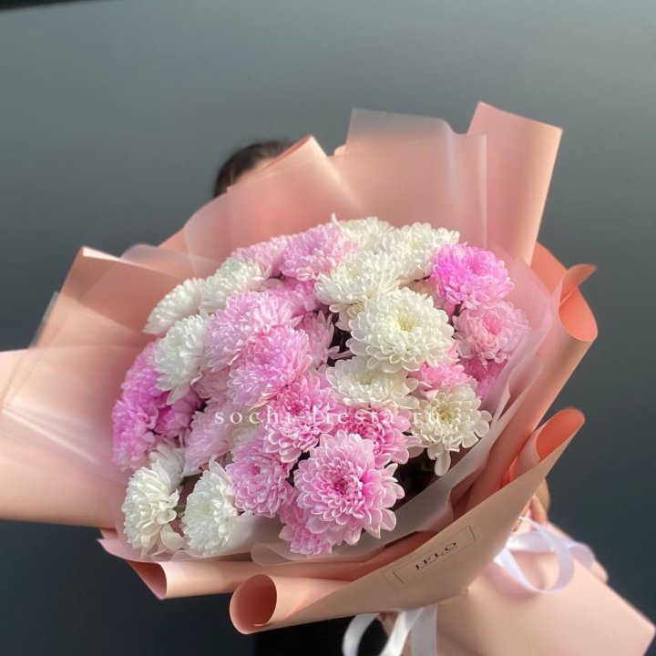  Букет бело-розовых хризантем  в Балаково