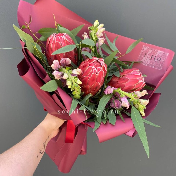 Букет из протеи "Квин" в Балаково