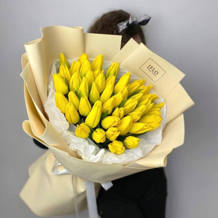 51 жёлтый тюльпан в Балаково