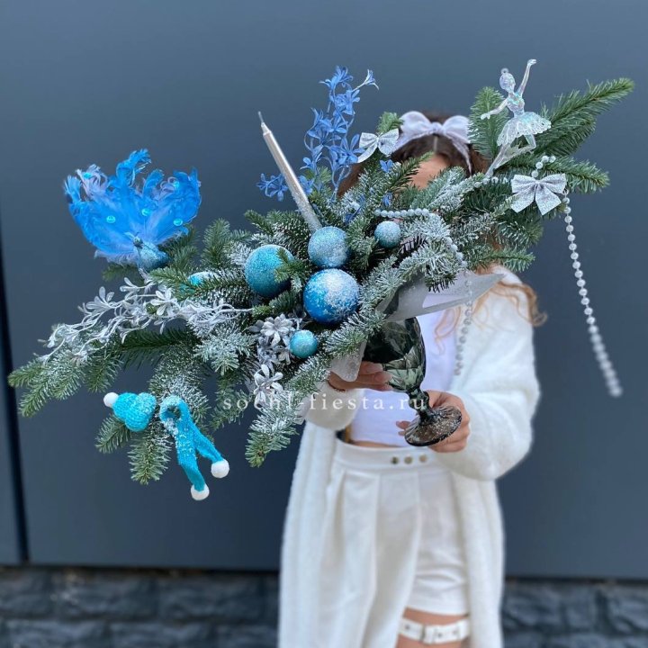 Композиция в бокале голубая в Балаково