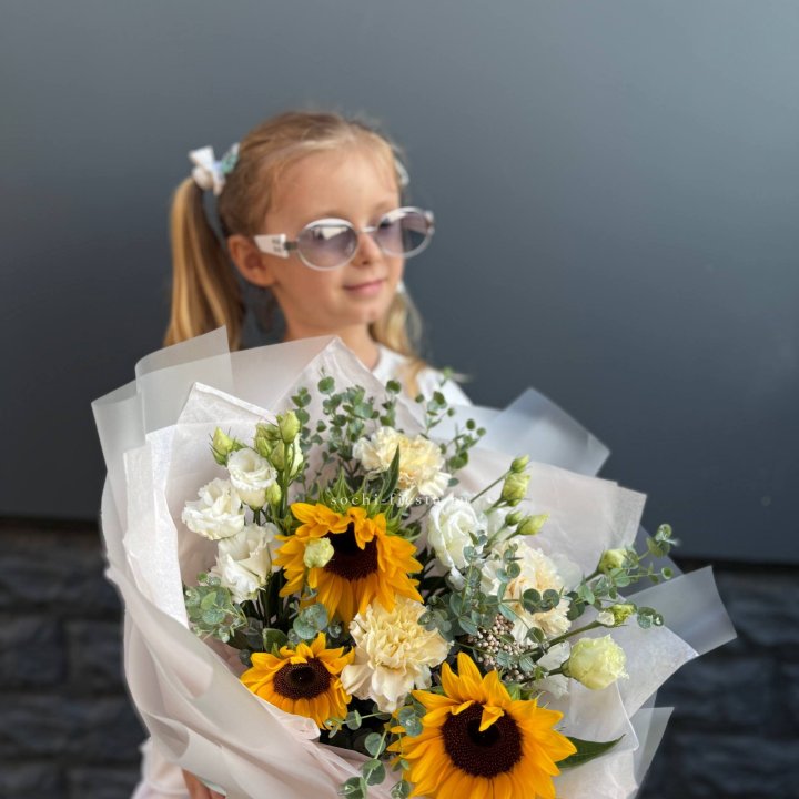  Букет  из стойких цветов с подсолнухами в Балаково
