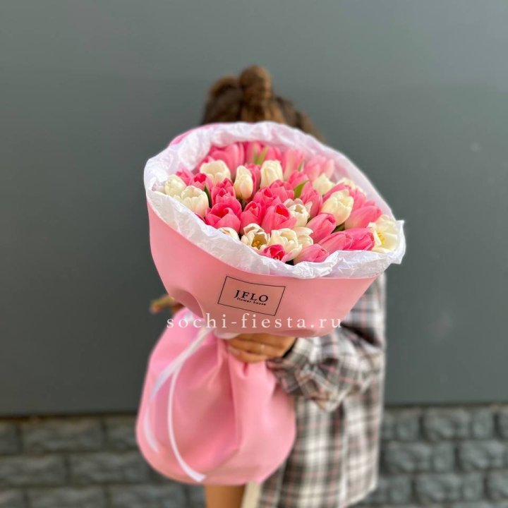 51 бело-розовый тюльпан в Балаково