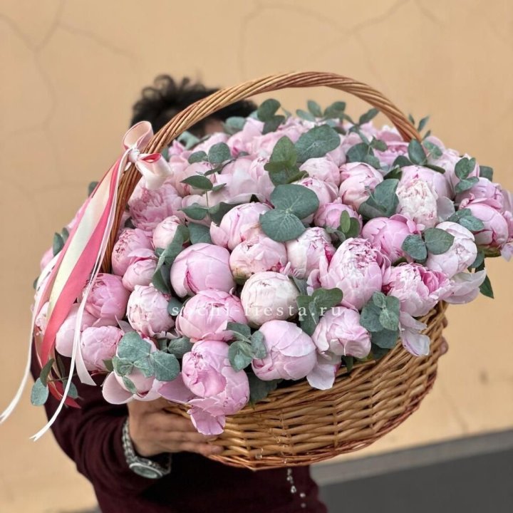 Корзина пионов "75" в Балаково